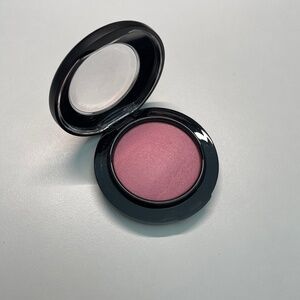 like new Mac Cosmetics Mineralize Blush in DAINTY full size- 0.10 Oz RARE